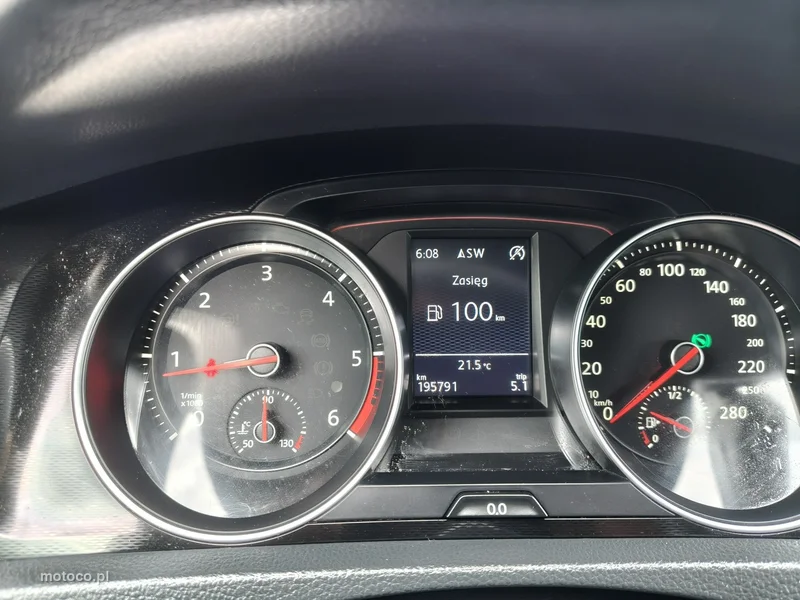 Volkswagen Golf VII 8