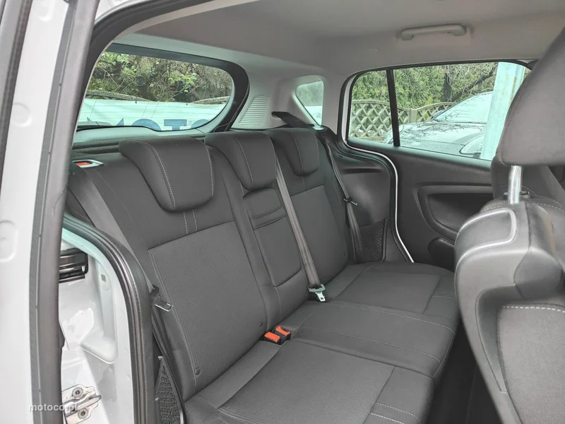 Ford B-Max 21