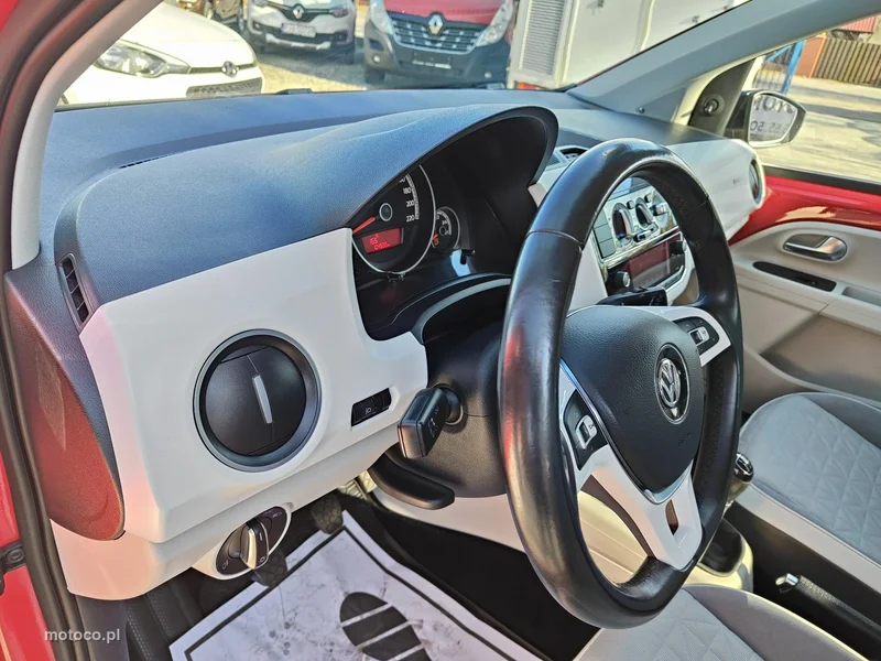 Volkswagen up! 12