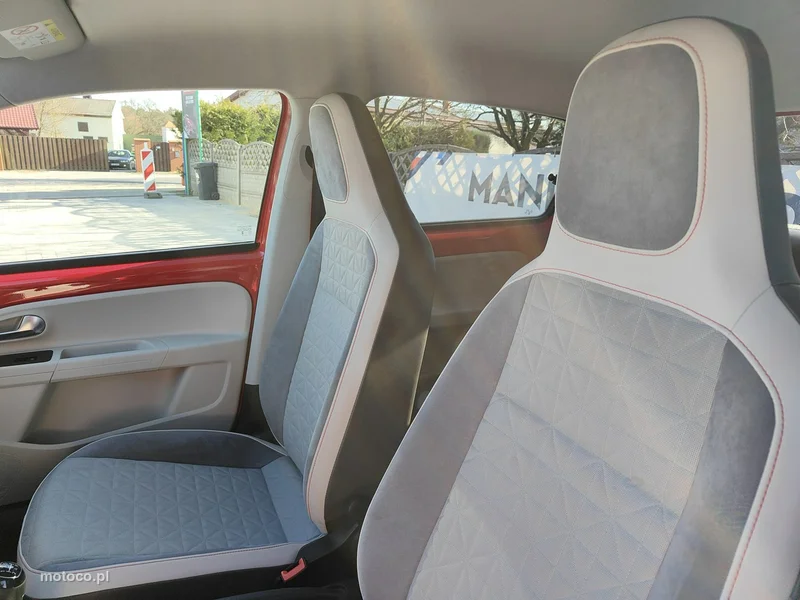 Volkswagen up! 13