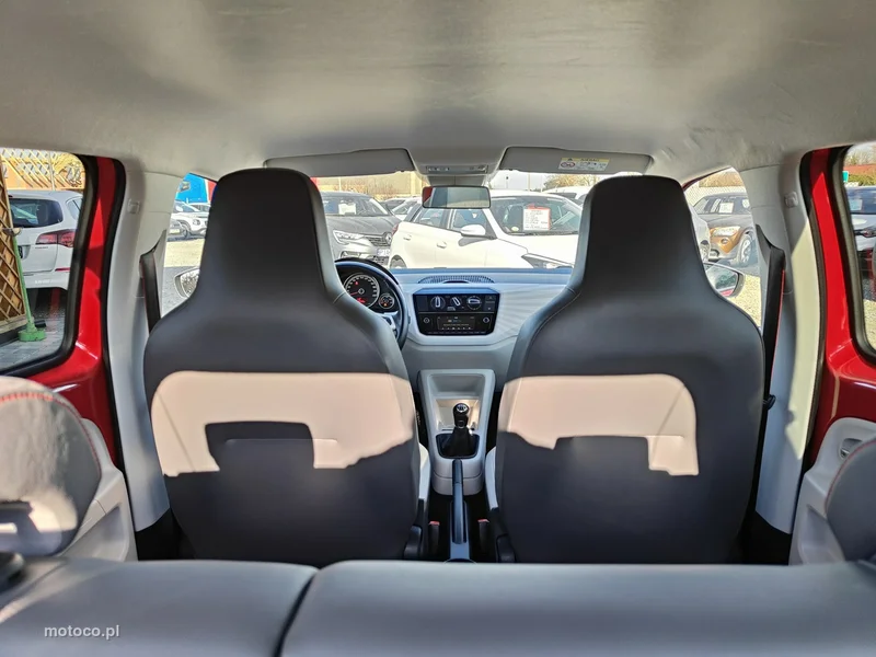 Volkswagen up! 15