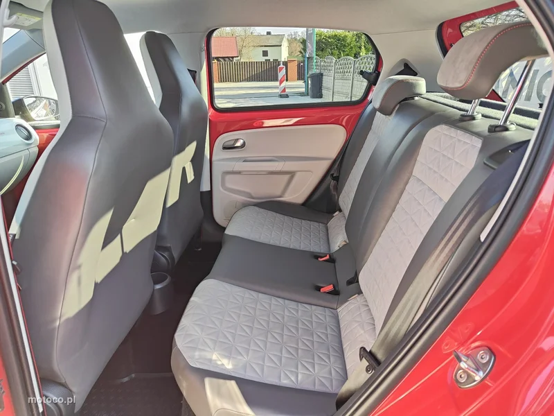 Volkswagen up! 25