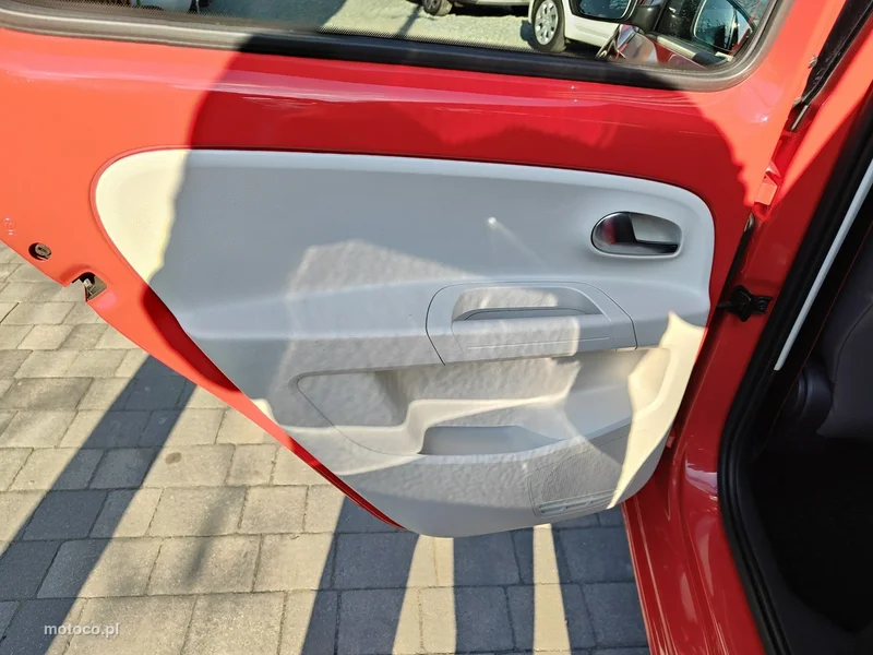 Volkswagen up! 26