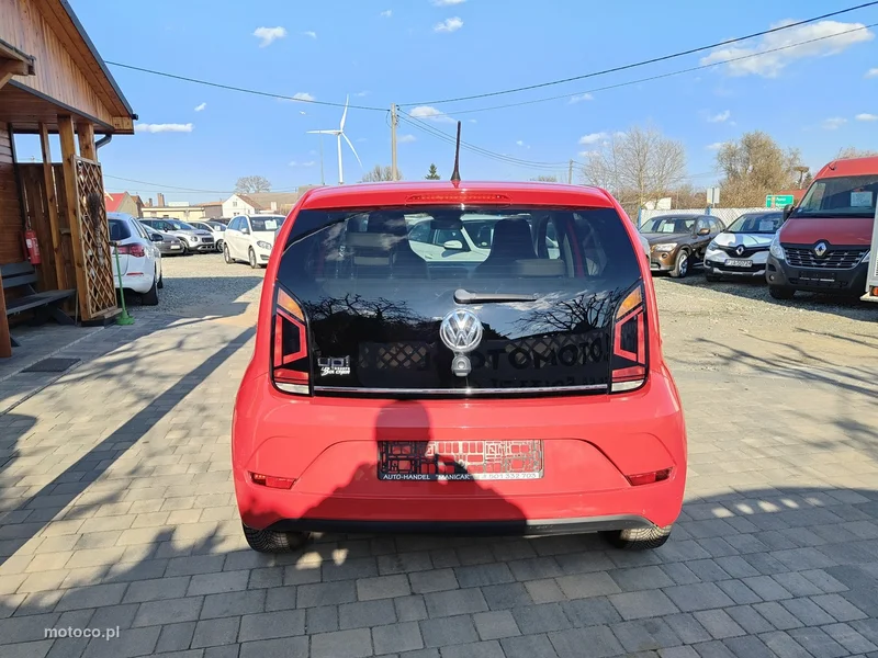 Volkswagen up! 5
