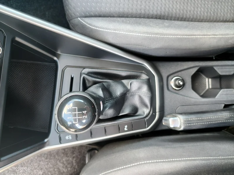 Volkswagen Polo VI AW 12