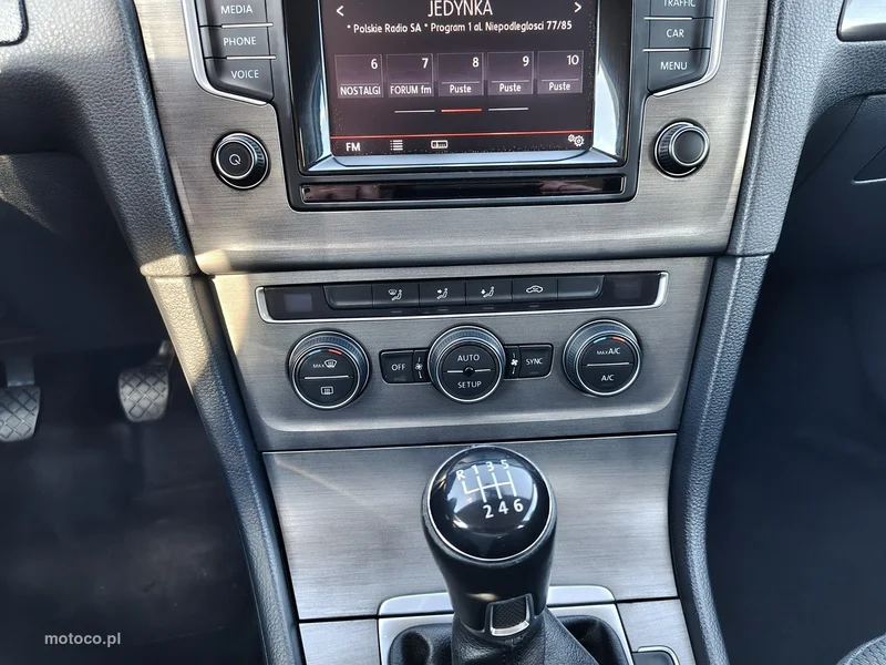 Volkswagen Golf VII 12