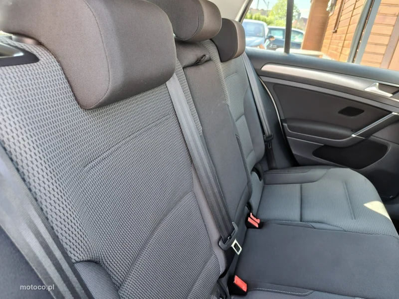 Volkswagen Golf VII 23
