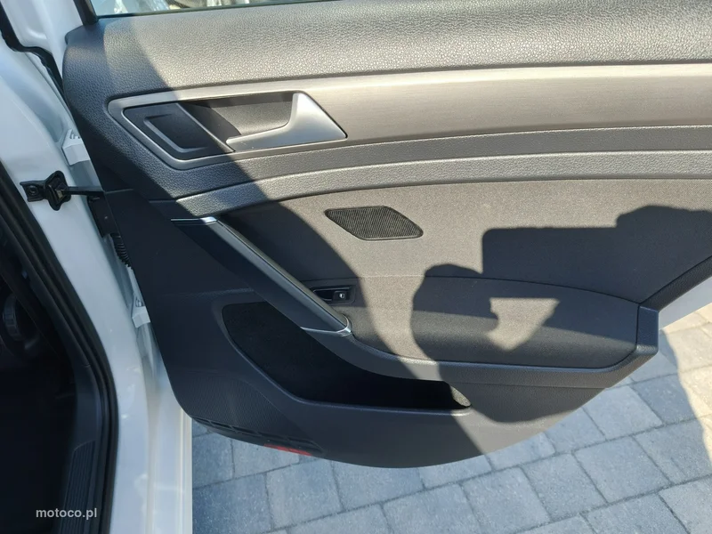 Volkswagen Golf VII 25