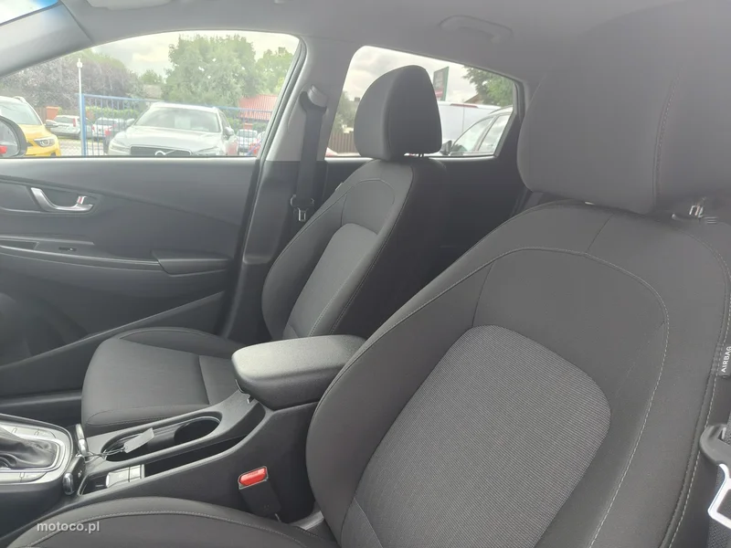 Hyundai KONA 16