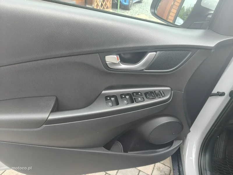 Hyundai KONA 19