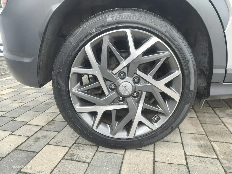 Hyundai KONA 32