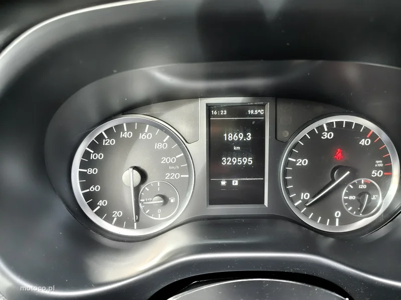 Mercedes-Benz Vito 8