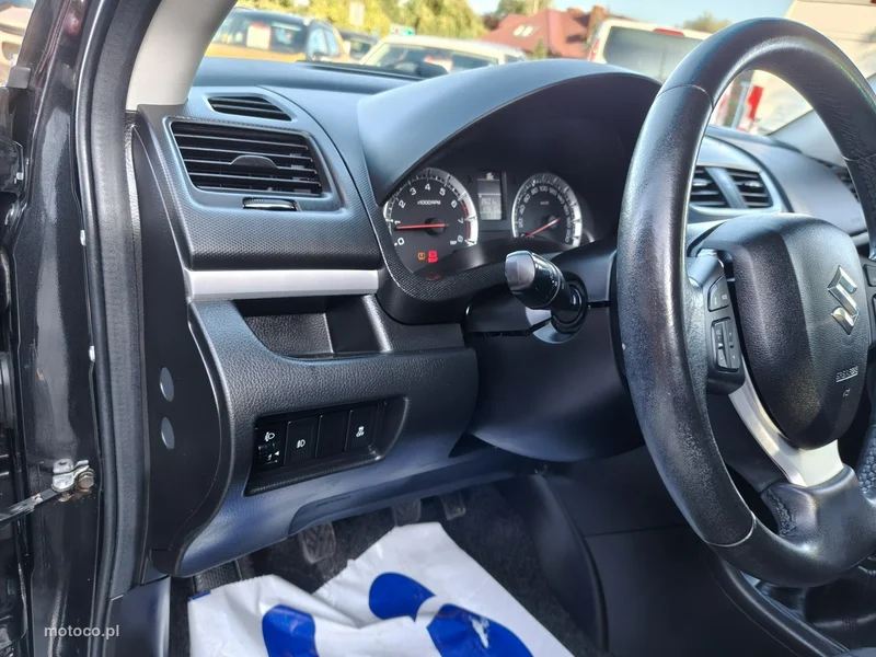 Suzuki Swift 17