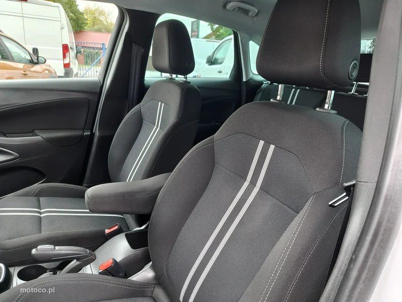 Opel Crossland I 16