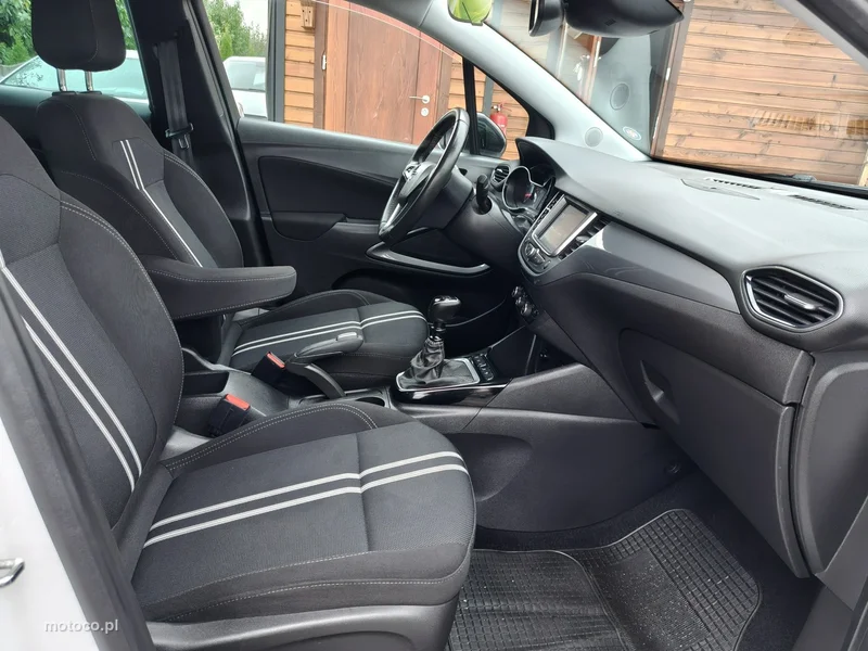 Opel Crossland I 20