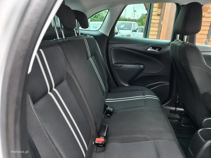 Opel Crossland I 24