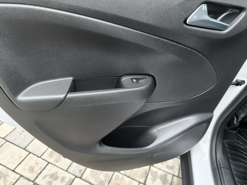 Opel Crossland I 29