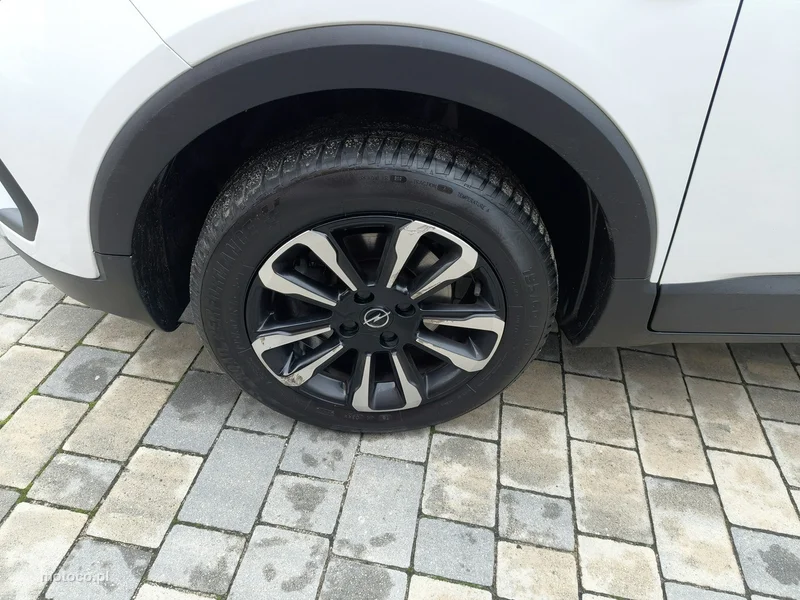 Opel Crossland I 35
