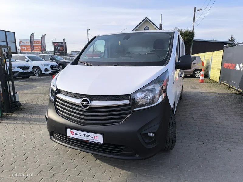 Opel Vivaro 11