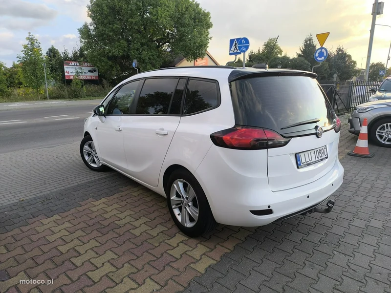 Opel Zafira 8