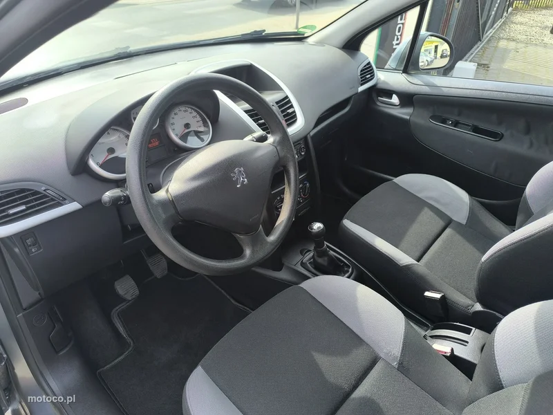 Peugeot 207 13