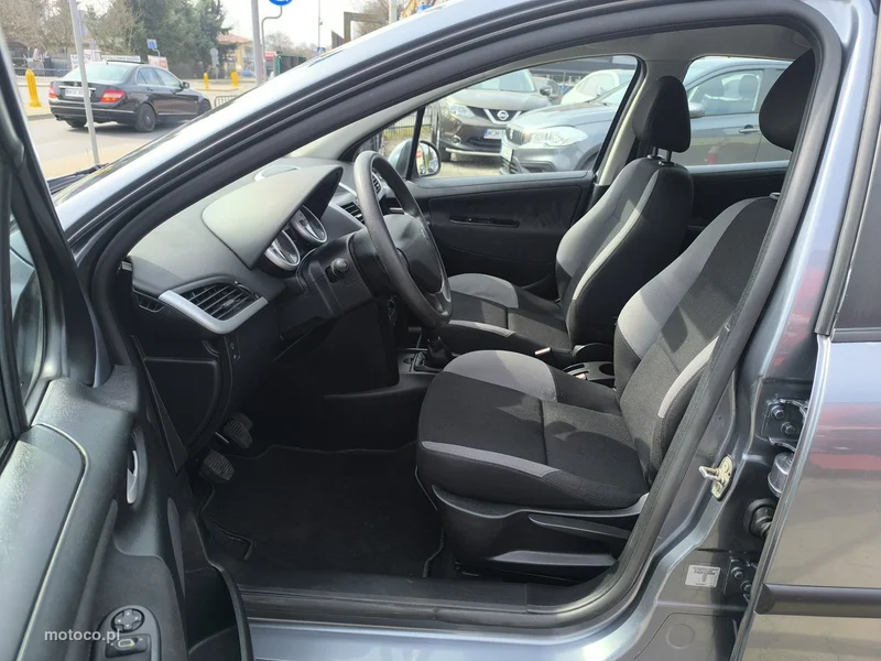 Peugeot 207 15