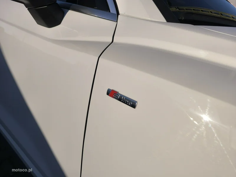 Audi Q3 F3 17