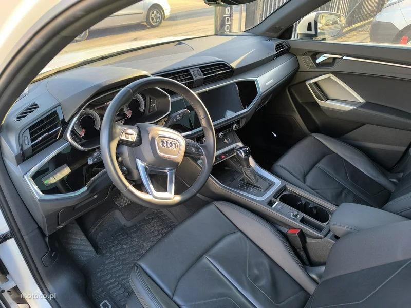 Audi Q3 F3 19