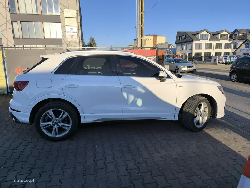 Audi Q3 F3 3