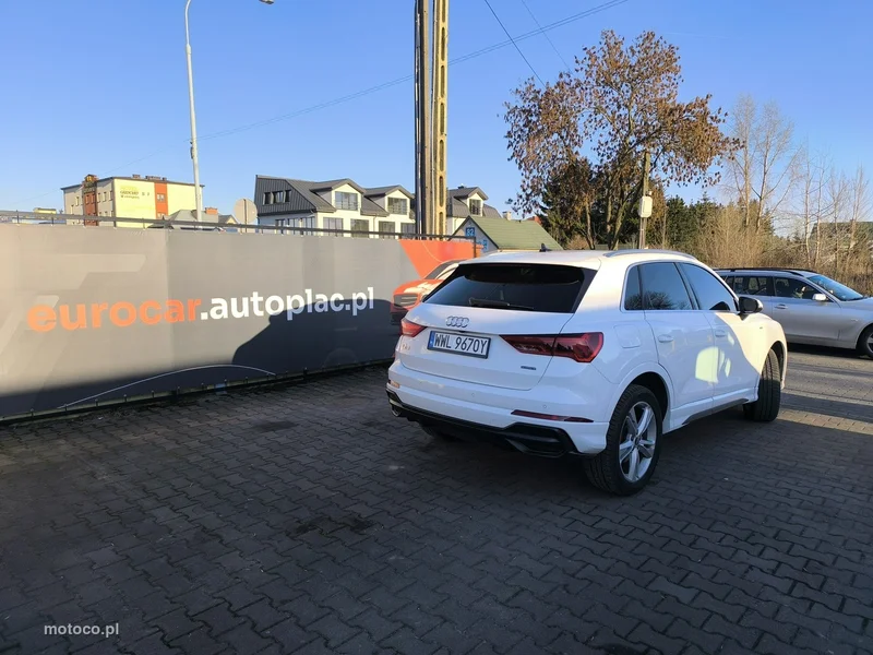 Audi Q3 F3 4