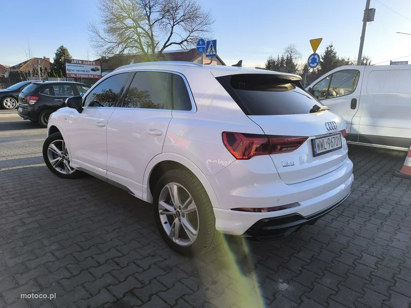Audi Q3 F3 8