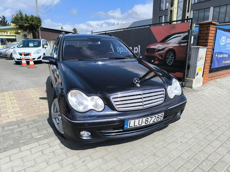 Mercedes-Benz Klasa C W203 C 320 12