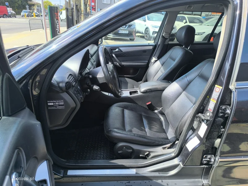Mercedes-Benz Klasa C W203 C 320 17