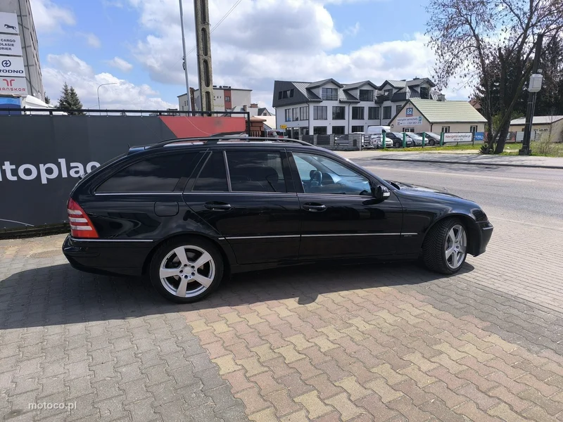 Mercedes-Benz Klasa C W203 C 320 3