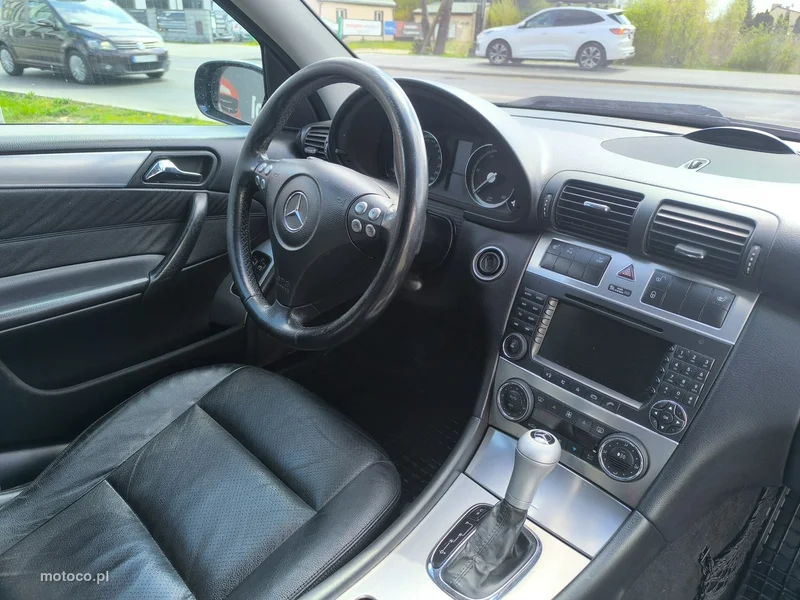 Mercedes-Benz Klasa C W203 C 320 22