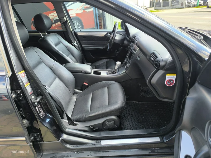 Mercedes-Benz Klasa C W203 C 320 23