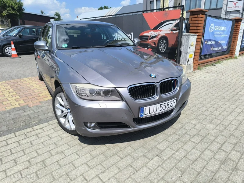 BMW Seria 3 E90 318 12