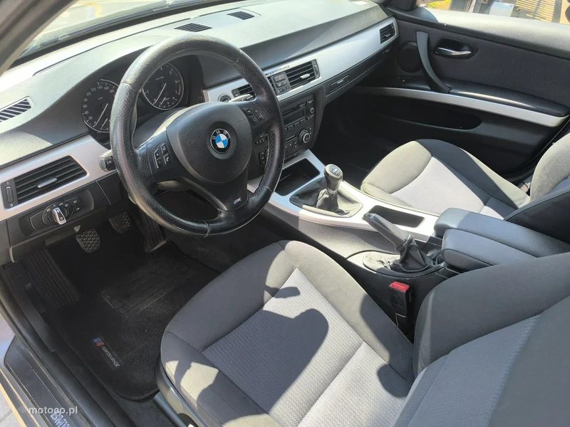 BMW Seria 3 E90 318 14