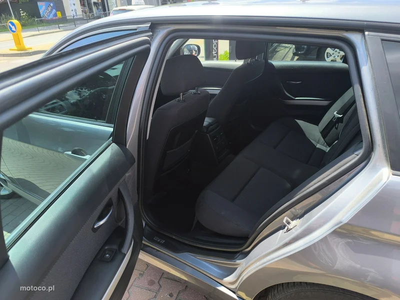 BMW Seria 3 E90 318 17