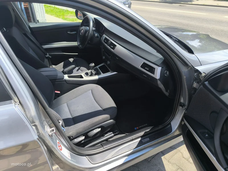 BMW Seria 3 E90 318 19