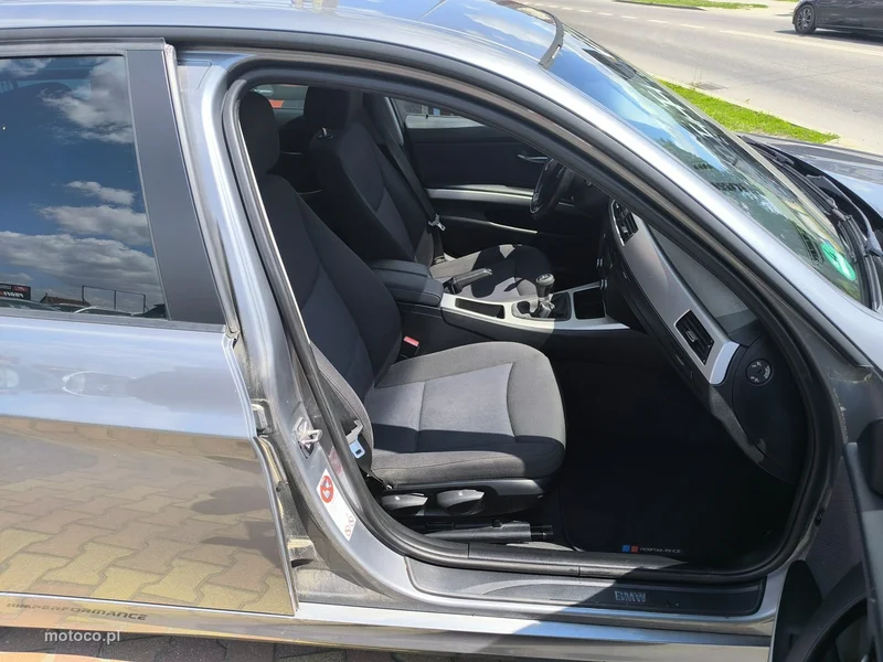 BMW Seria 3 E90 318 22