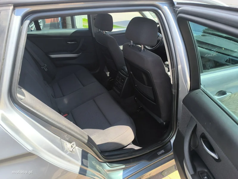 BMW Seria 3 E90 318 23