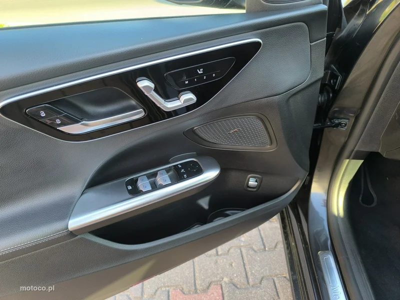 Mercedes-Benz Klasa C W206 C 200 12