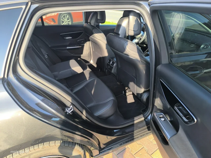 Mercedes-Benz Klasa C W206 C 200 28