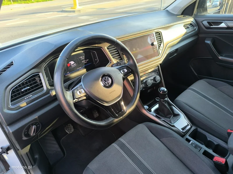 Volkswagen T-Roc A1 16