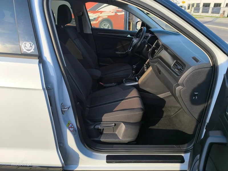 Volkswagen T-Roc A1 30