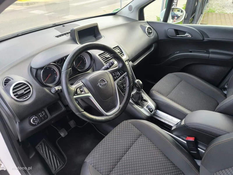 Opel Meriva B 14