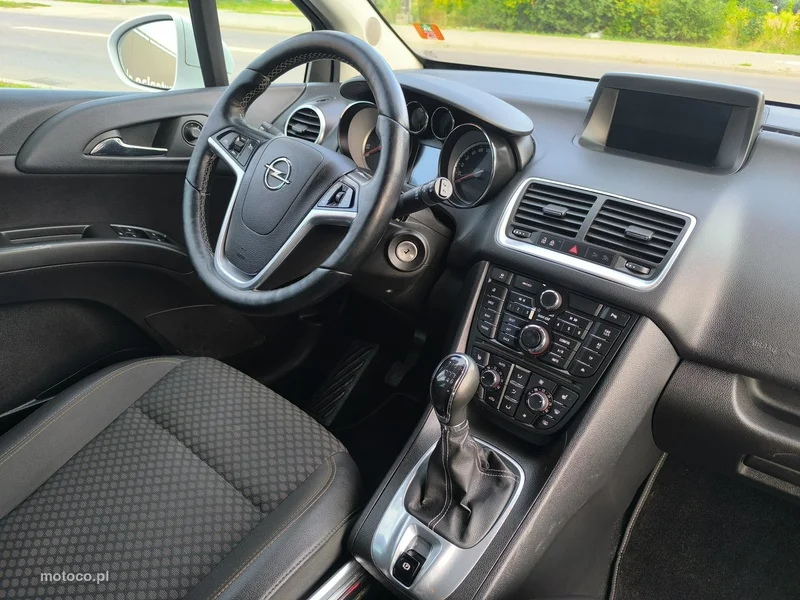 Opel Meriva B 22