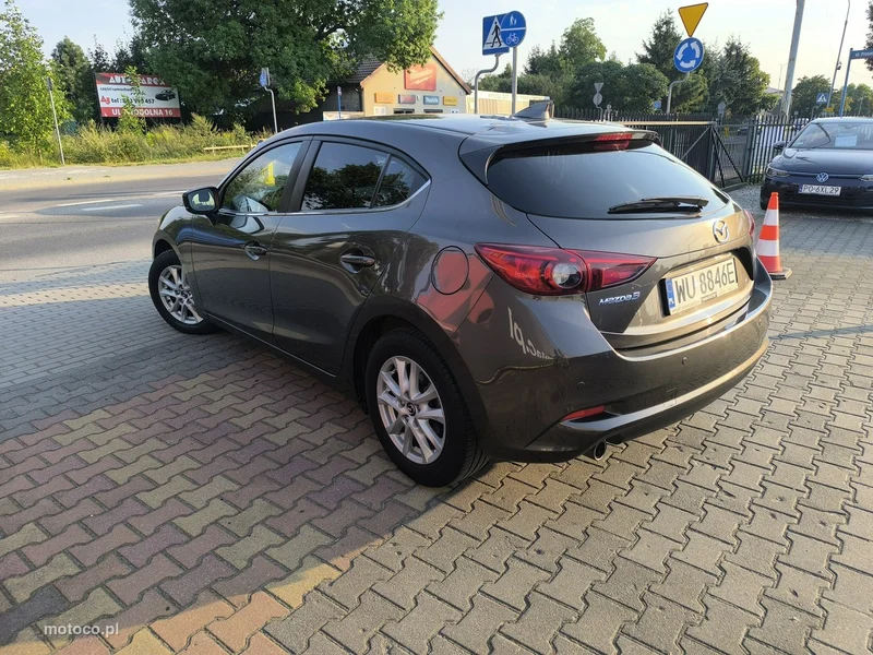 Mazda 3 8
