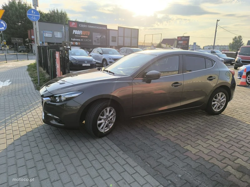 Mazda 3 9